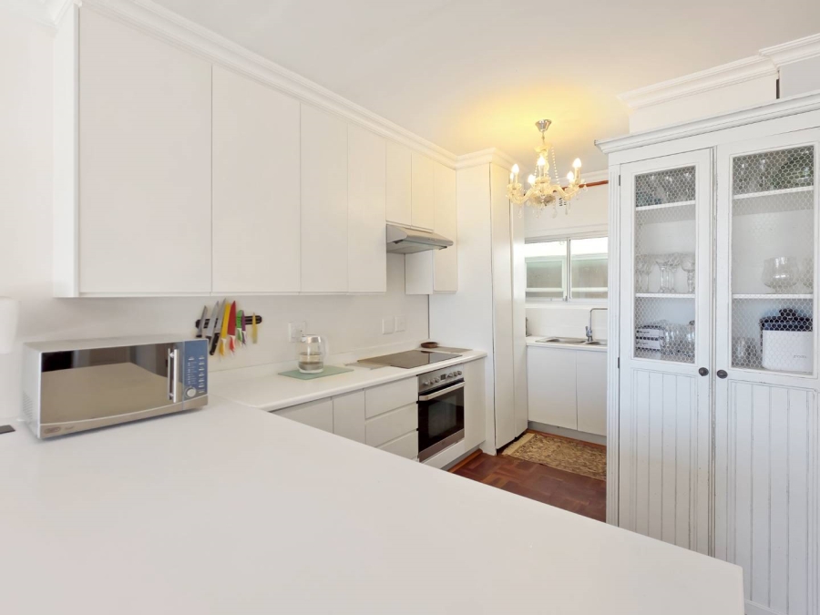 To Let 2 Bedroom Property for Rent in Sea Point Western Cape